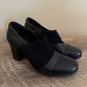 Clarks Bendables Black Leather Stacked Wooden Heels Shoes Women’s 8.5 Comfort